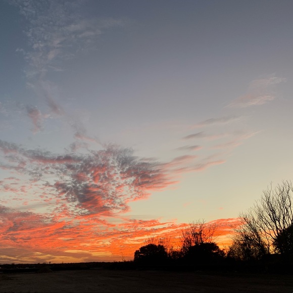 Meet Robert. Artist. Writer. Nurse. Graphics Designer. Love Philosophy & Travel. - Picture 11 of 16